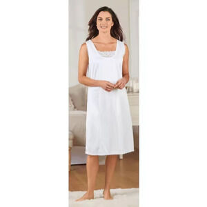 Essentials Lace Medallion Slip White Size 4X